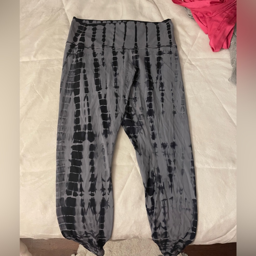 Lululemon Wunder Under High Rise Leggings 28” Black and Grey Tie Dye